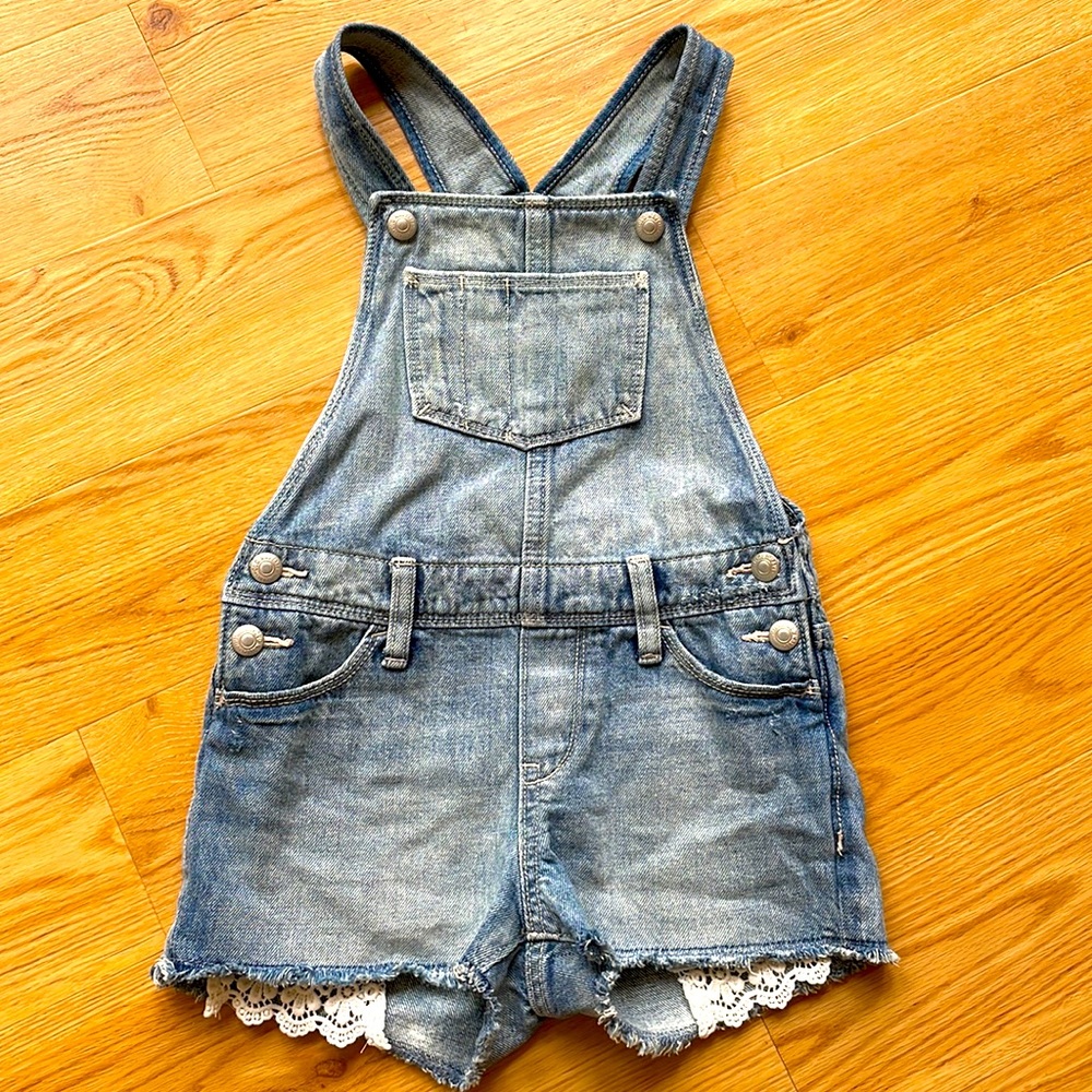 💗HOST PICK💗 Girls Old Navy Lace Detail Shortalls